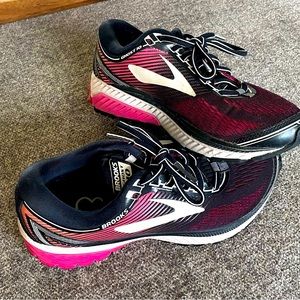 Brooks Ghost 10 Women's Athletic Cushioned Running Shoes Size 6 Black Pink
